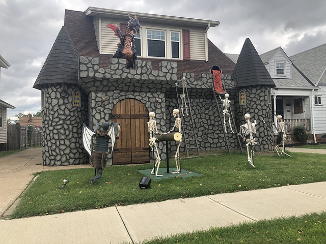 This Halloween House In Parma Is A Freaking Castle Source Justine Gentile This Halloween House In Parma Is A Freaking Castle Source Justine Gentile